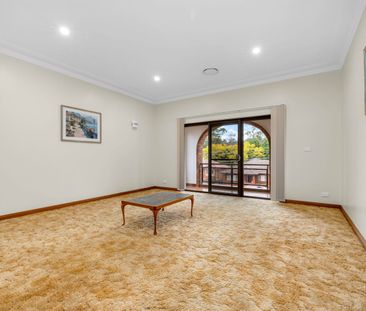 A rare find! Suits extended family with two kitchens and two bathro... - Photo 1