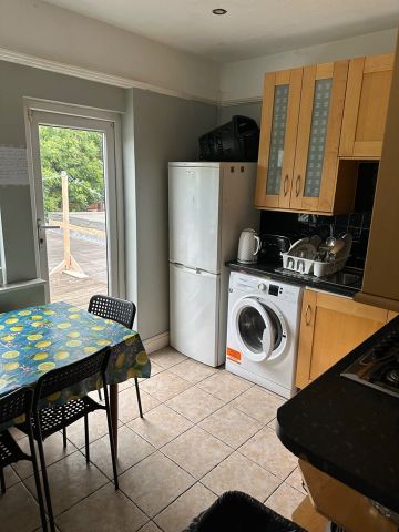 Room in a Shared House, Hendon Way, NW2 - Photo 2