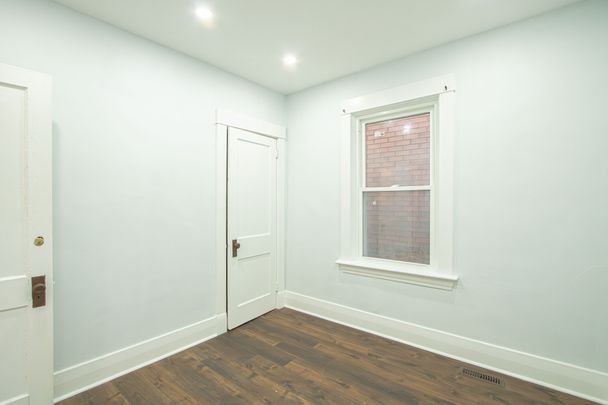 For Lease - 386 Wharncliffe Road, London South, Ontario - Photo 1