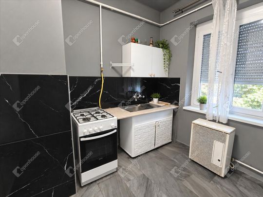 Kiadó átlagos állapotú lakás - Szeged - Fotó 1