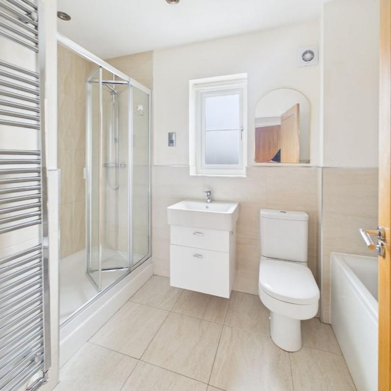 3 bedroom bungalow to rent - Photo 1