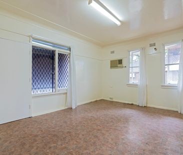 Freshly Painted 3-Bedroom Home on a Large Block - Photo 3