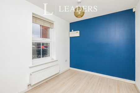 3 bedroom house to rent Thames Way, Hilton, Derby, Derbyshire, DE65 - Photo 5