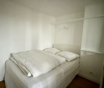 75009 Paris 75009 - Place d'Estienne d'Orves - Photo 3