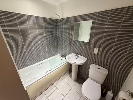 2 bedroom apartment to rent - Photo 4