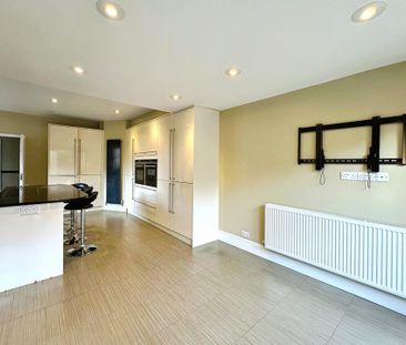 3 bedroom semi-detached house to rent - Photo 6