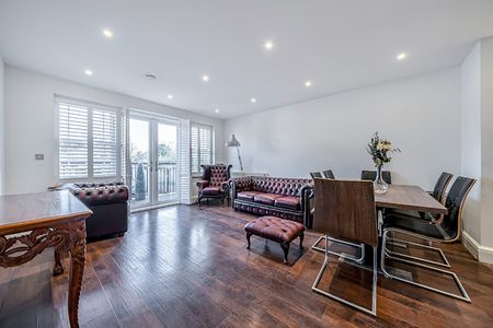 Flat to rent - Marion Gardens, Bromley, BR1 - Photo 4