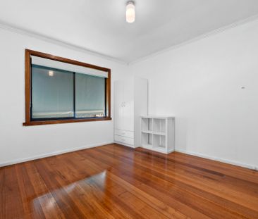 1 Mountfield Rd , MITCHAM - Photo 2