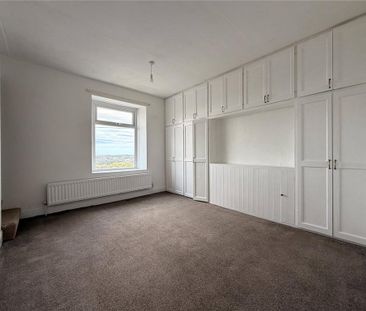 2 bedroom end of terrace house to rent - Photo 6
