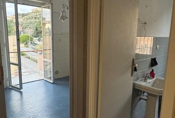 Via sale, Genova, Liguria 16166