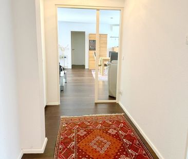 Sehr hochwertig ausgestattete 4-Zimmer-Stadtwohnung mit Aufzug, Ein... - Photo 1