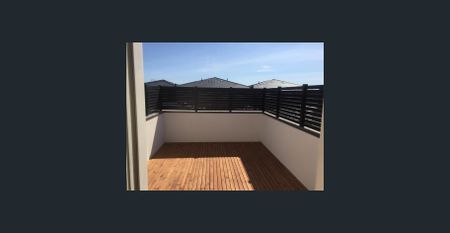 Stunning Family Home in the Heart of Point Cook - Photo 4