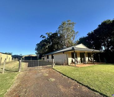 Well Maintained 3 Bedroom, 2 Bathroom Home - Photo 6