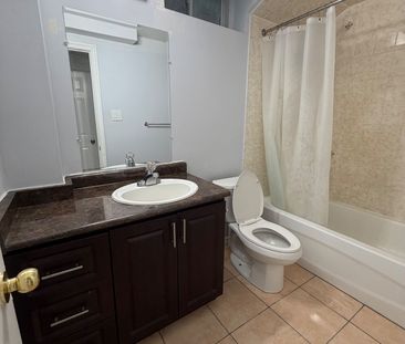 For Lease - 2 Attview Crescent, Brampton, Ontario - Photo 3