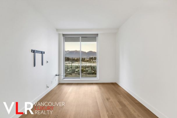Condo in Downtown Vancouver, BC - Photo 1