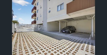 Sleek, Modern & Spacious: Your Next 2-Bedroom Home! - Photo 2