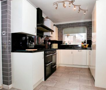 PETERBOROUGH - Photo 5