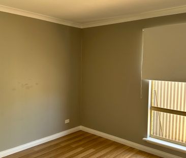 Low Maintenance One Bedroom Unit - Photo 1