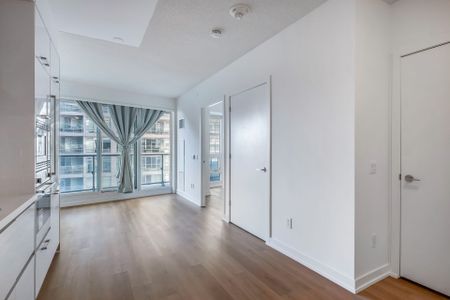 For Lease - 2221 Yonge Street Unit# 804, Toronto, Ontario - Photo 5