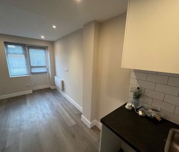 Horley 0 bedroom house share to rent - Photo 1