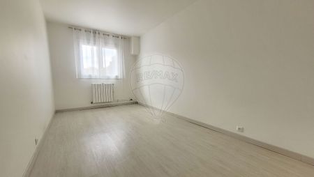 Appartement 2 chambre(s) à louer - Le Coudray-Montceaux - Photo 2