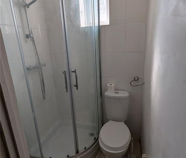 3 bedroom end of terrace house to rent - Photo 6