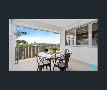 EAST-FACING WITH ELEVATION & SWEEPING VIEWS ACROSS CARINA HEIGHTS - Photo 6