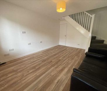 2 bedroom semi-detached house to rent - Photo 3