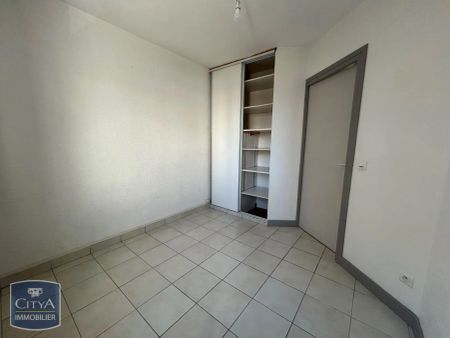 Appartement à louer 4 pièces 73m² - Photo 2