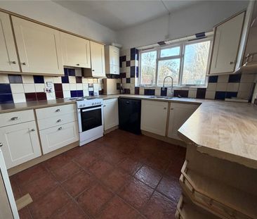 3 bedroom house to rent Ham Road, Worthing, BN11 - Photo 1