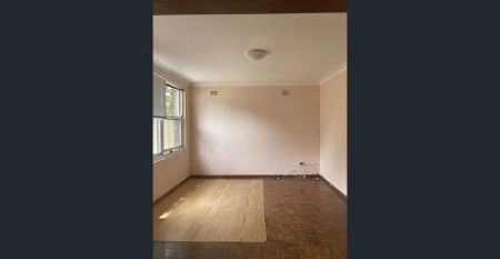 3-Bedroom Home with Front & Back Yard – Prime Hurstville Location - Photo 5