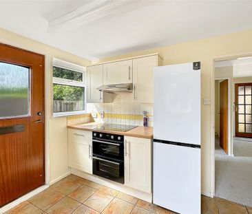 3 bedroom detached bungalow to rent - Photo 6
