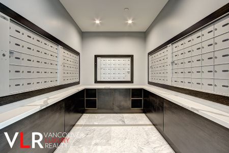 Condo in North Vancouver, BC - Photo 3