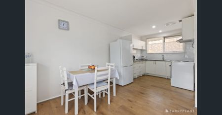 Contemporary Comfort in a Convenient Location - Photo 3