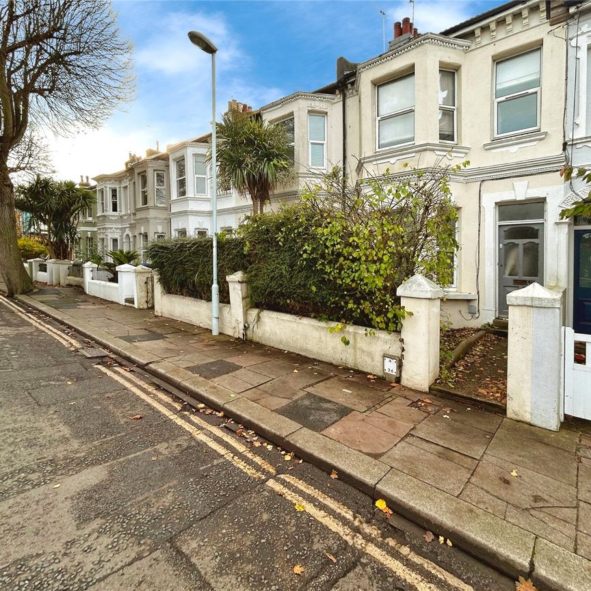 2 bedroom apartment to rent Ashdown Road, Worthing, BN11 - Photo 1