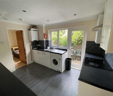 4 bedroom terraced house to rent - Photo 6