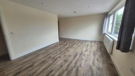 3 bedroom apartment to rent - Photo 2