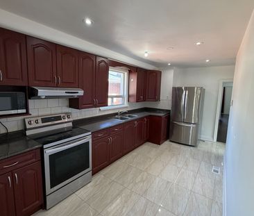 For Lease - 109 Hiscock Boulevard Unit# Main, Toronto, Ontario - Photo 3