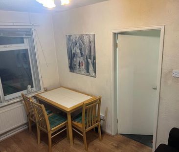 Room in a Shared House, Tarnbrook Walk, M15 - Photo 1