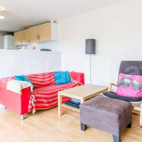 2 Bedroom, 1 bath, 1 reception Flat - Photo 1