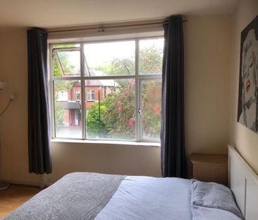 Studio Flat, Chatsworth Road, NW2 - Photo 2