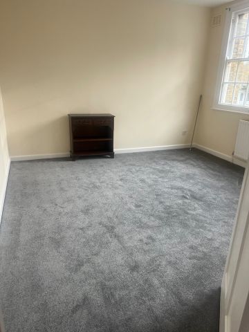 1 Bed Flat, Heathwall Street, SW11 - Photo 2