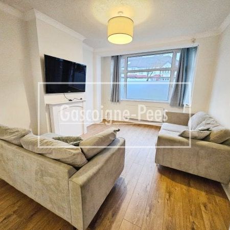 Bridgewood Road, KT4 - Photo 3