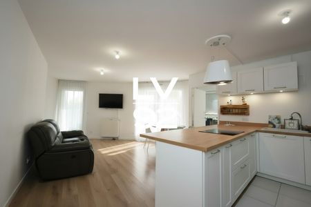 Location Appartement 4 pièces 85m² ASNIERES SUR SEINE 92600 - Photo 4