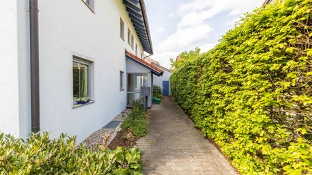 Gemütliche Dachgeschosswohnung mit Balkon in ruhiger Ortslage - Photo 3