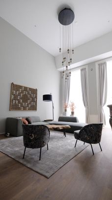 Stijlvol en ruim 3-kamerappartement van ca. 129 m² met terras in luxe complex – volledig gemeubileerd - Photo 1