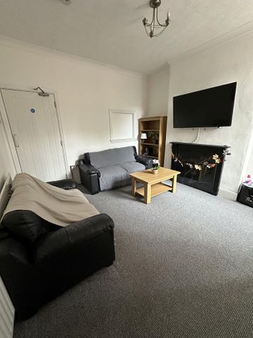 4 bedroom house to rent - Photo 2