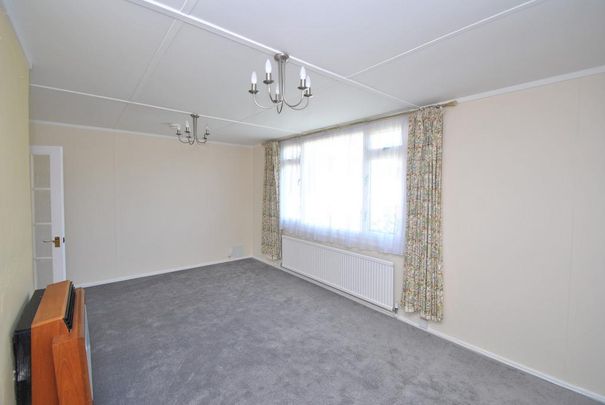 3 bedroom semi-detached bungalow to rent - Photo 1