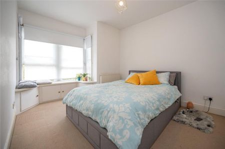 2 bedroom maisonette to rent - Photo 2