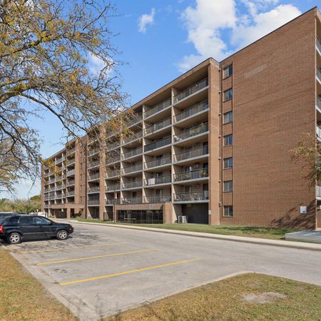 Tecumseh Terrace Apartments - Photo 4